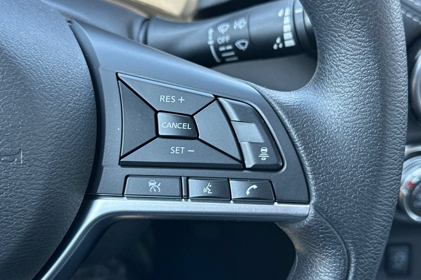Used 2025 Nissan Sentra SV FWD image 29
