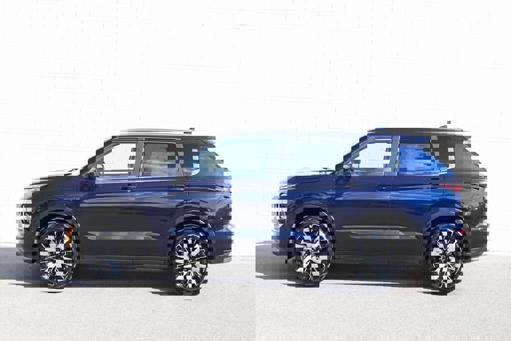 New 2025 Mitsubishi Outlander SE image 4