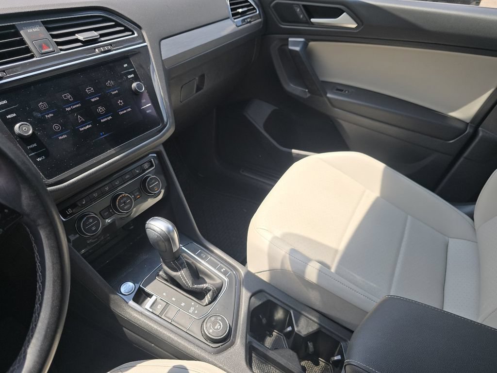 Used 2021 Volkswagen Tiguan SE R-Line AWD/4WD image 29