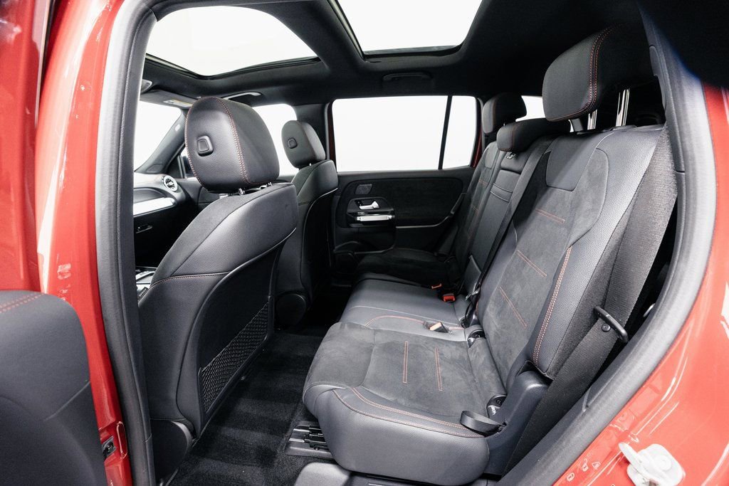 Used 2024 Mercedes-Benz EQB 300 4MATIC image 22