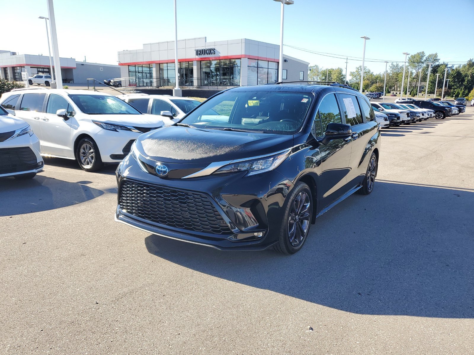 Certified 2024 Toyota Sienna XSE w/ XSE Plus Package FWD image 2