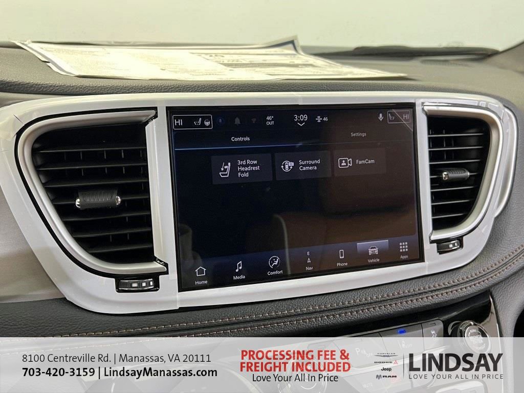 New 2026 Chrysler Pacifica Pinnacle w/ Trailer Tow Group AWD/4WD image 39