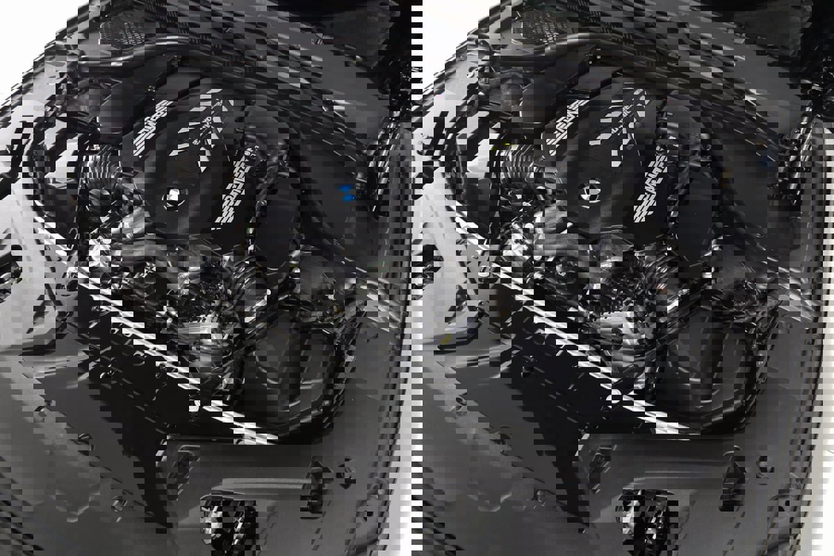 Used 2025 BMW M850i xDrive Coupe w/ M Sport Professional Package image 26