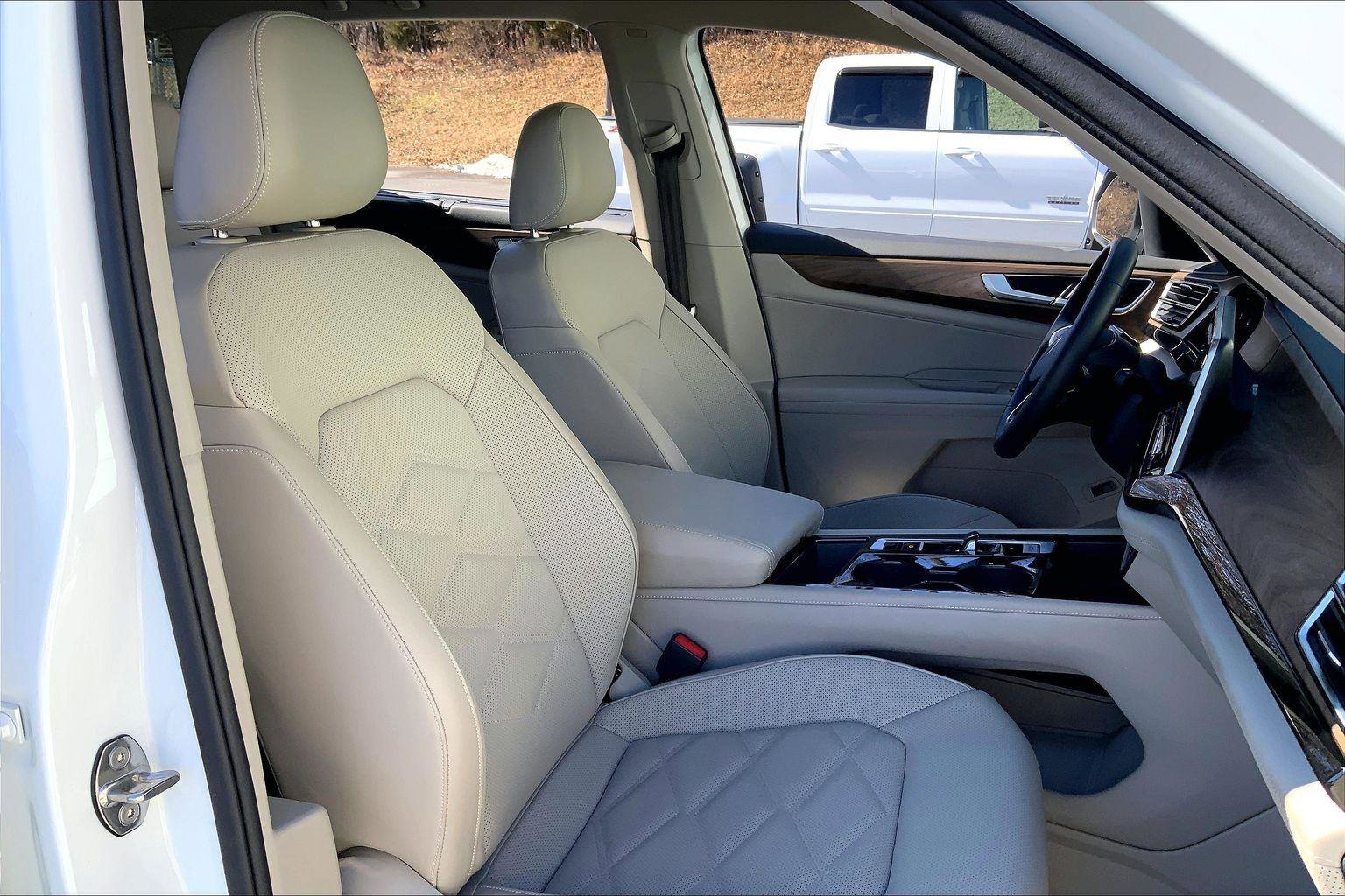 Used 2024 Volkswagen Atlas SE image 7