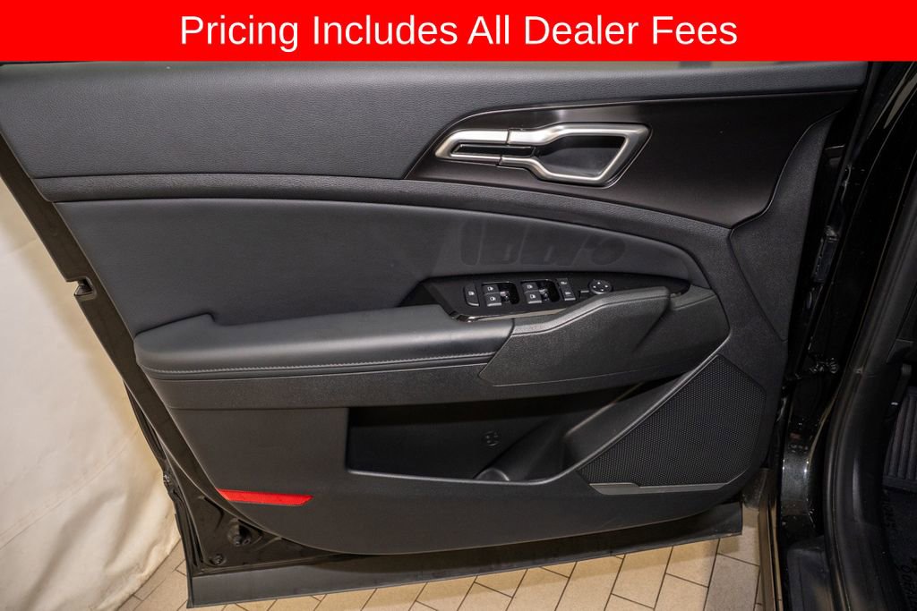Used 2023 Kia Sportage EX AWD/4WD image 11