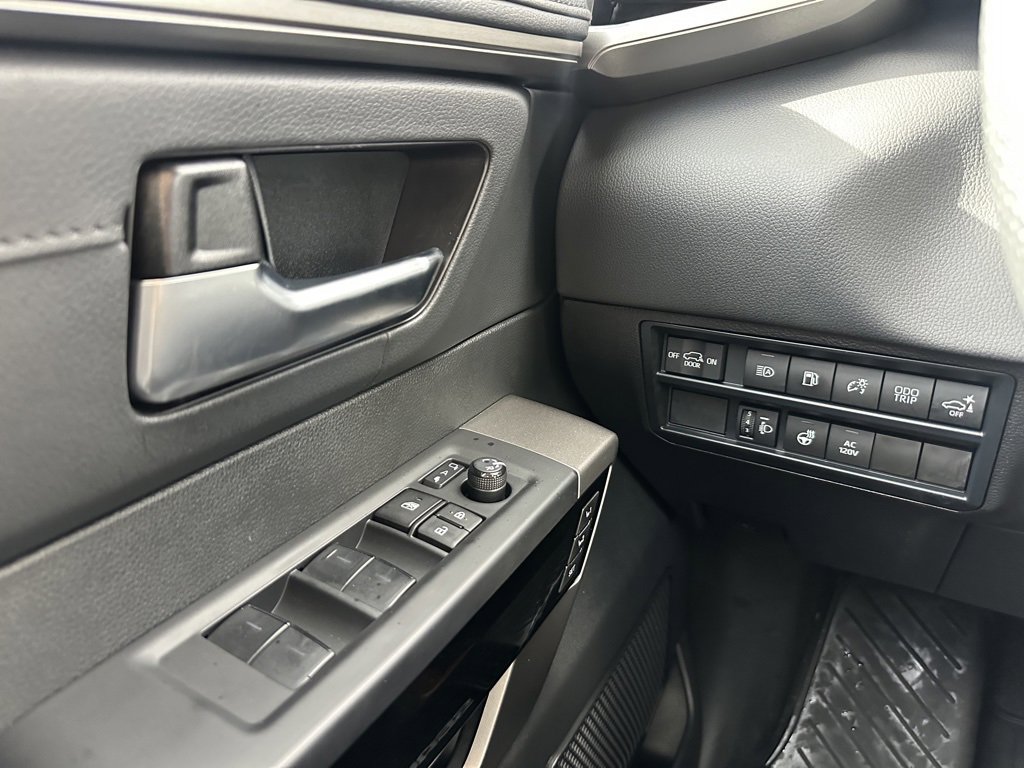 Used 2024 Toyota Sequoia Limited image 18