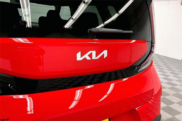 Used 2025 Kia Soul LX w/ LX Technology Package image 8