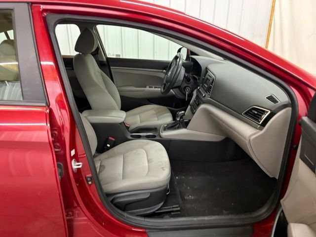Used 2018 Hyundai Elantra SE FWD image 16