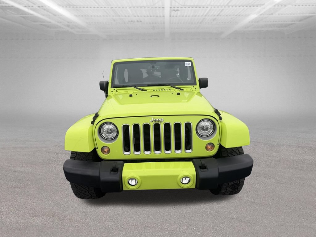 Used 2017 Jeep Wrangler Unlimited Sahara w/ Dual Top Group AWD/4WD image 14