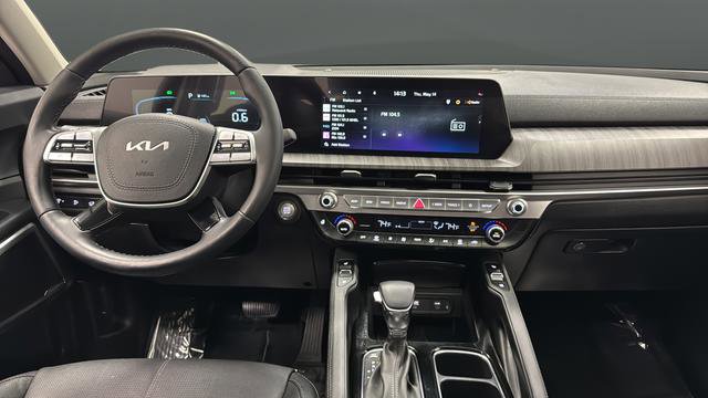 Used 2024 Kia Telluride EX w/ EX Captain's Chair Package AWD/4WD image 10