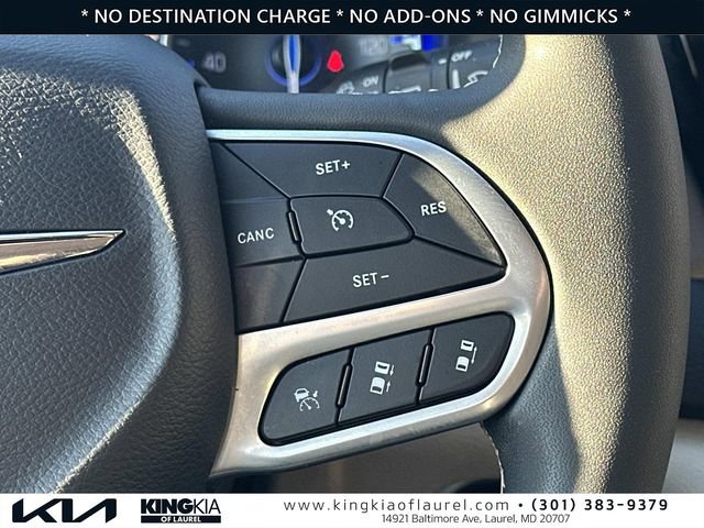 Used 2022 Chrysler Pacifica Touring-L image 9