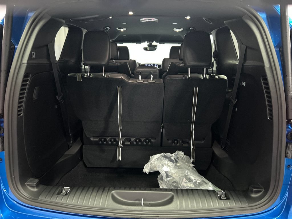 New 2027 Chrysler Pacifica Select w/ Family Tech Group FWD image 23