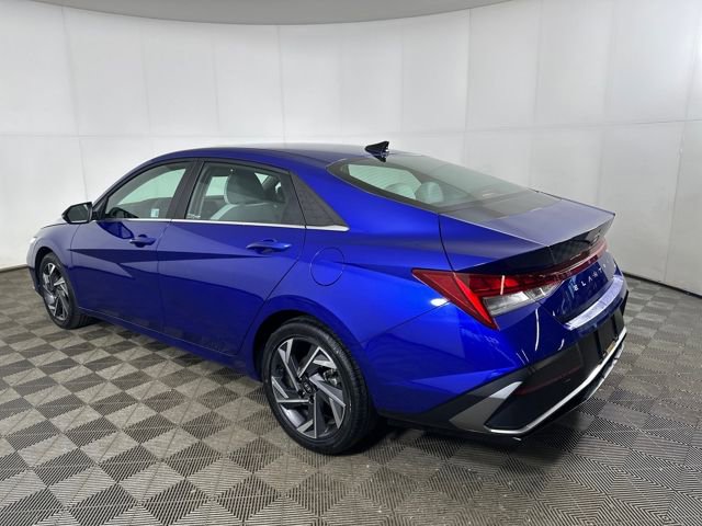 Certified 2025 Hyundai Elantra Limited image 33