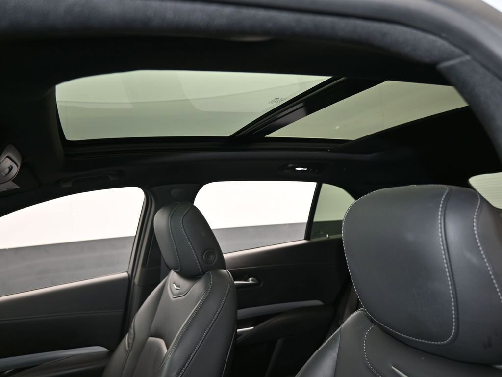 Used 2022 Cadillac XT4 Premium Luxury w/ Enhanced Visibility Package image 11