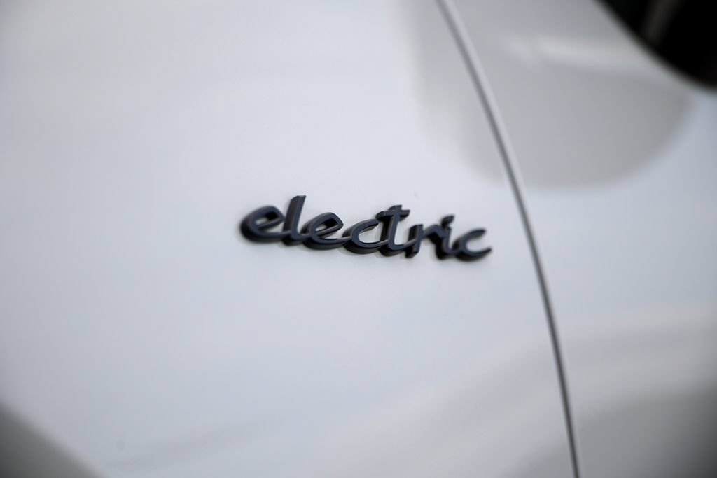 New 2026 Porsche Cayenne Electric AWD/4WD image 58