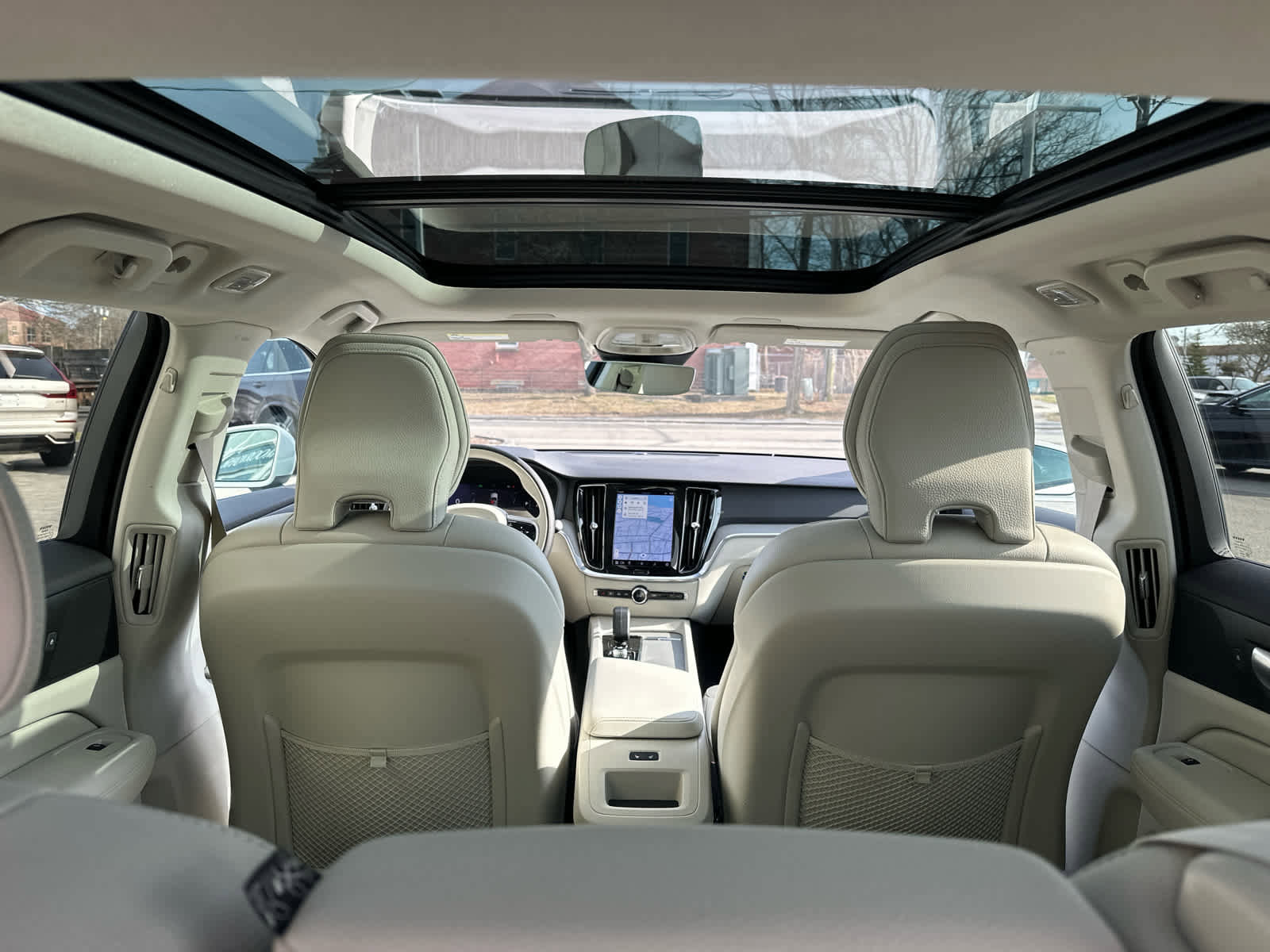 Used 2023 Volvo V60 B5 Cross Country Plus w/ Climate Package image 25