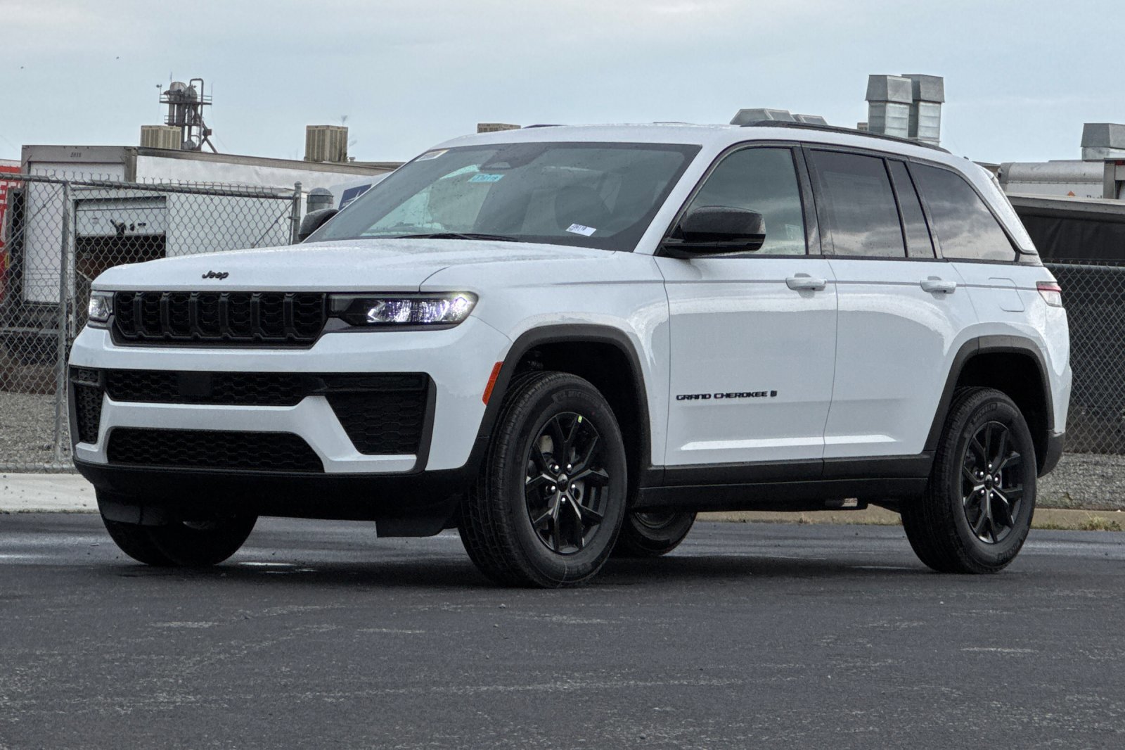 New 2026 Jeep Grand Cherokee Altitude image 7