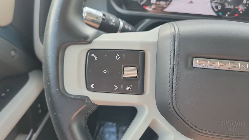 Used 2021 Land Rover Defender 110 X-Dynamic HSE image 19