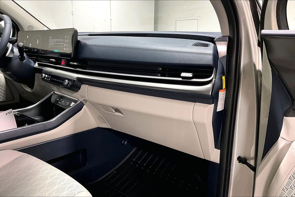 New 2026 Kia Carnival SX w/ SX Dark Edition Package FWD image 10