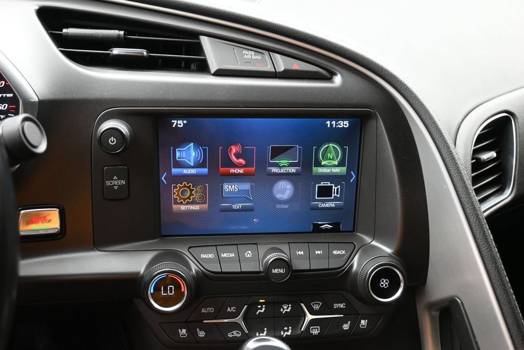Used 2018 Chevrolet Corvette Stingray Coupe RWD image 16