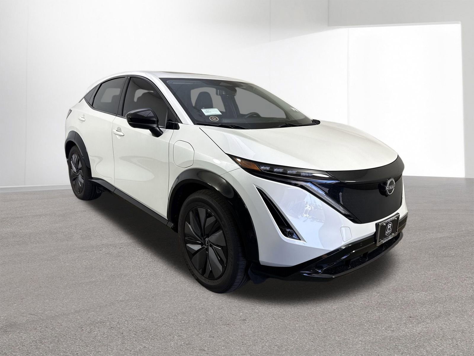 New 2025 Nissan Ariya AWD image 3