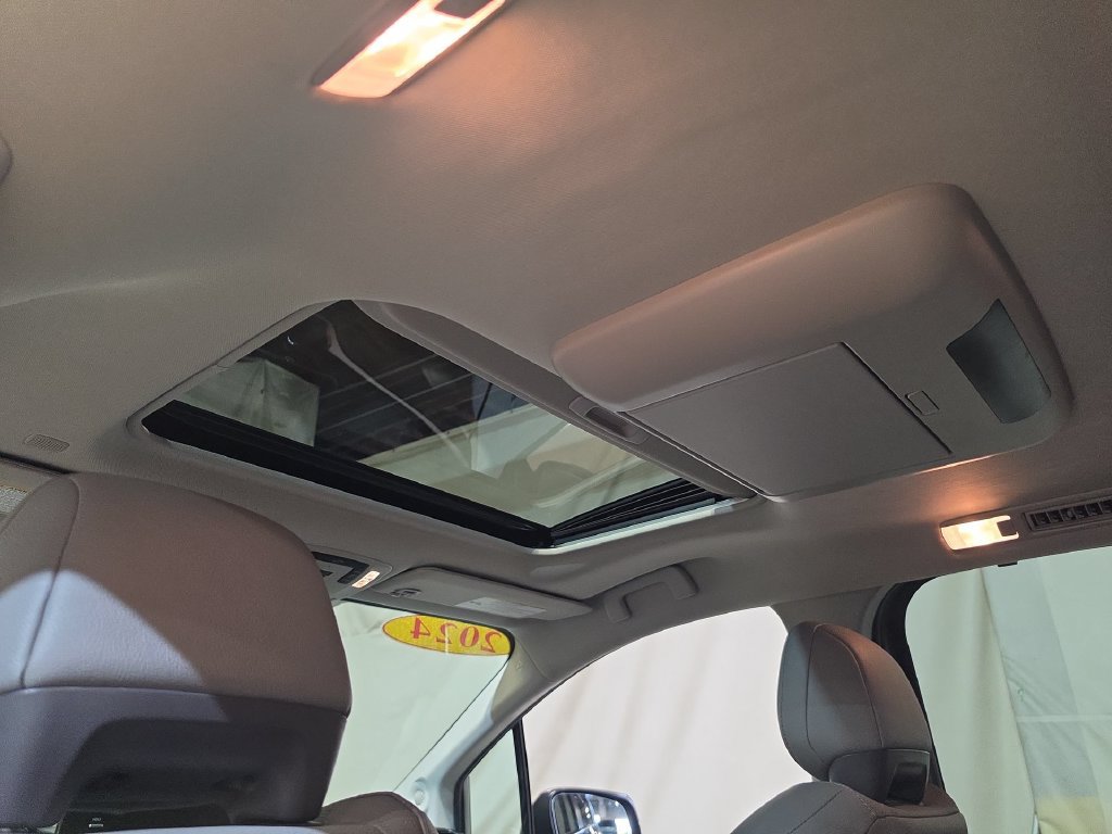 Used 2024 Toyota Sienna Limited AWD/4WD image 16