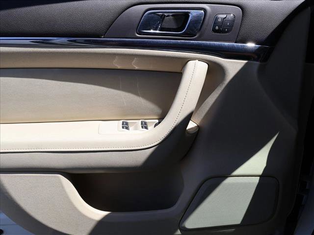 Used 2013 Lincoln MKS FWD image 11