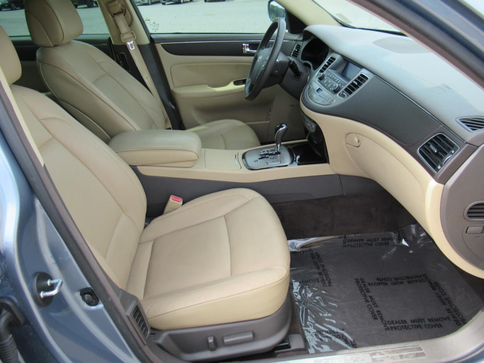 Used 2010 Hyundai Genesis 3.8 w/ Premium Pkg 2 RWD image 10