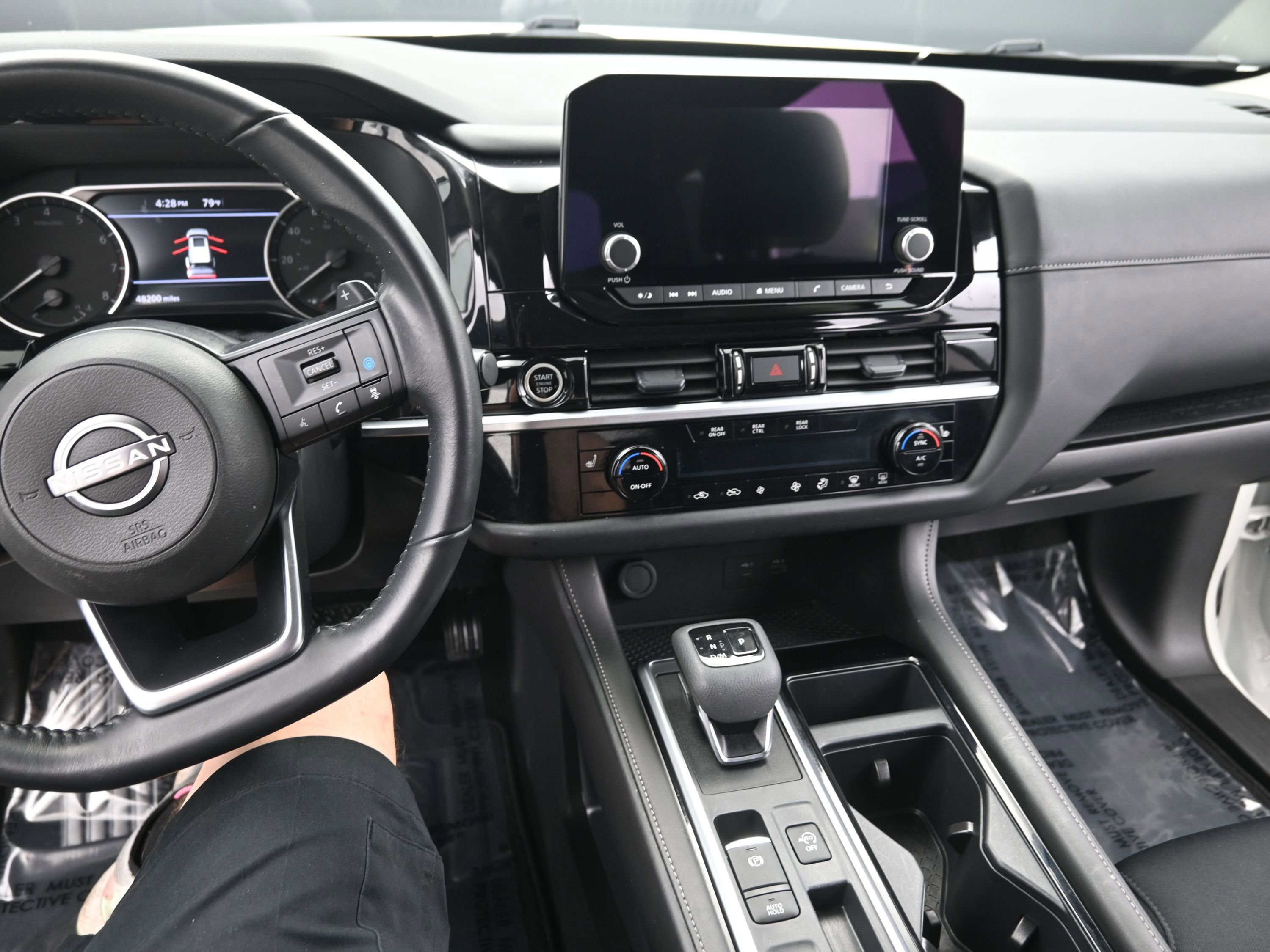 Used 2024 Nissan Pathfinder SV image 21