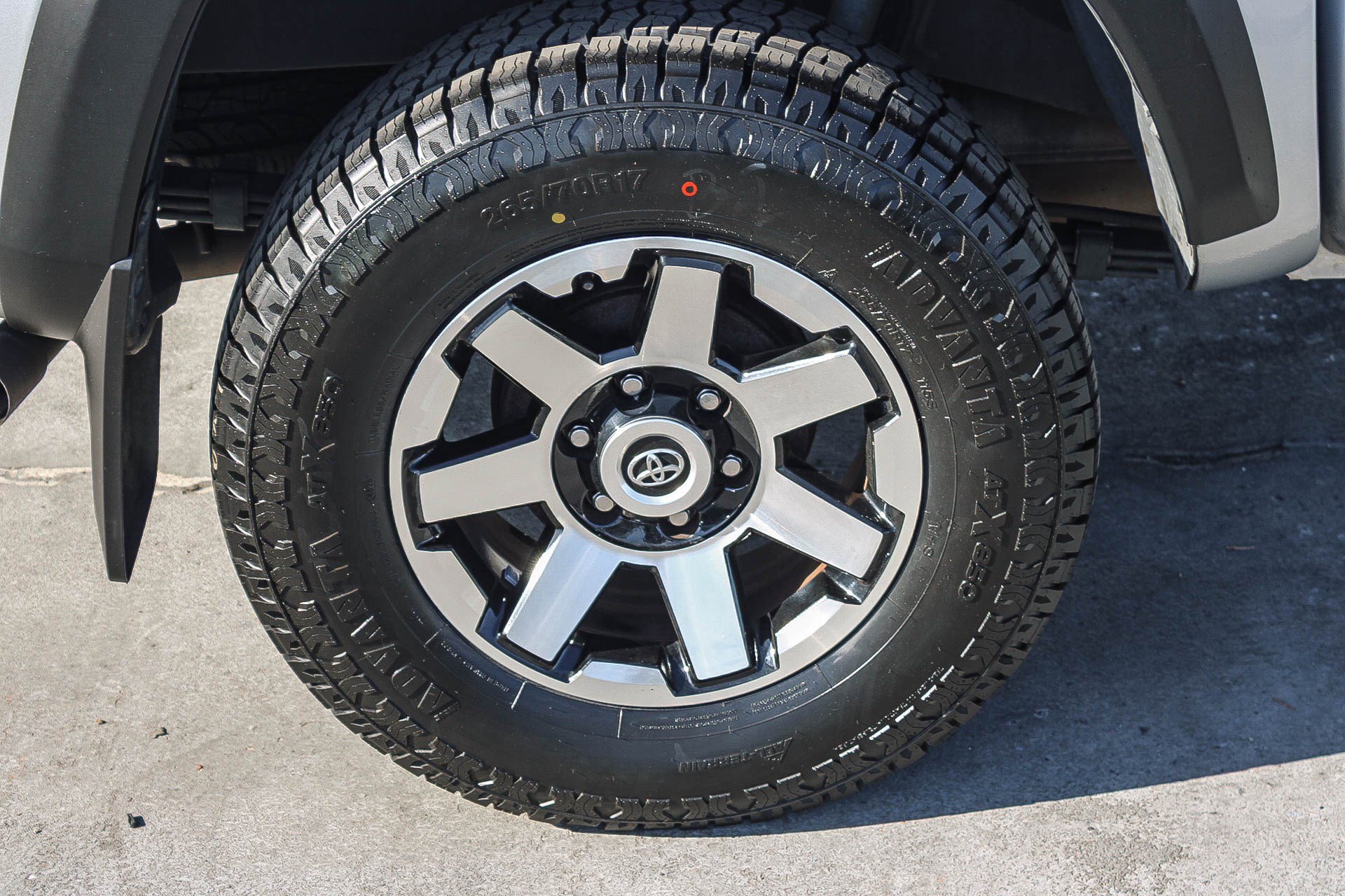 Used 2017 Toyota Tacoma TRD Sport image 12