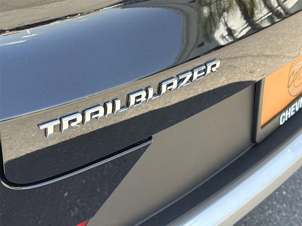 Used 2025 Chevrolet TrailBlazer LT FWD image 28