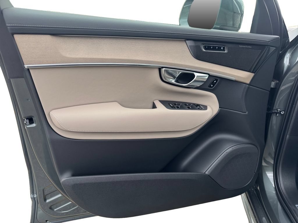 New 2027 Volvo XC90 B6 Plus AWD/4WD image 9