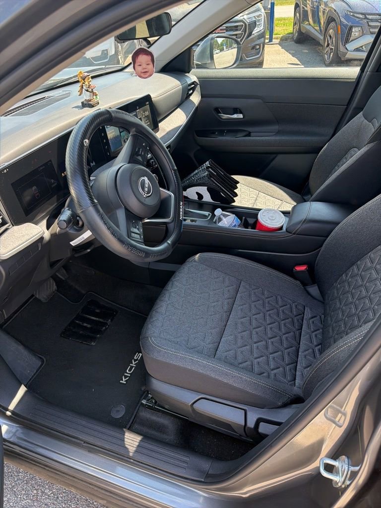 Used 2025 Nissan Kicks SV image 13