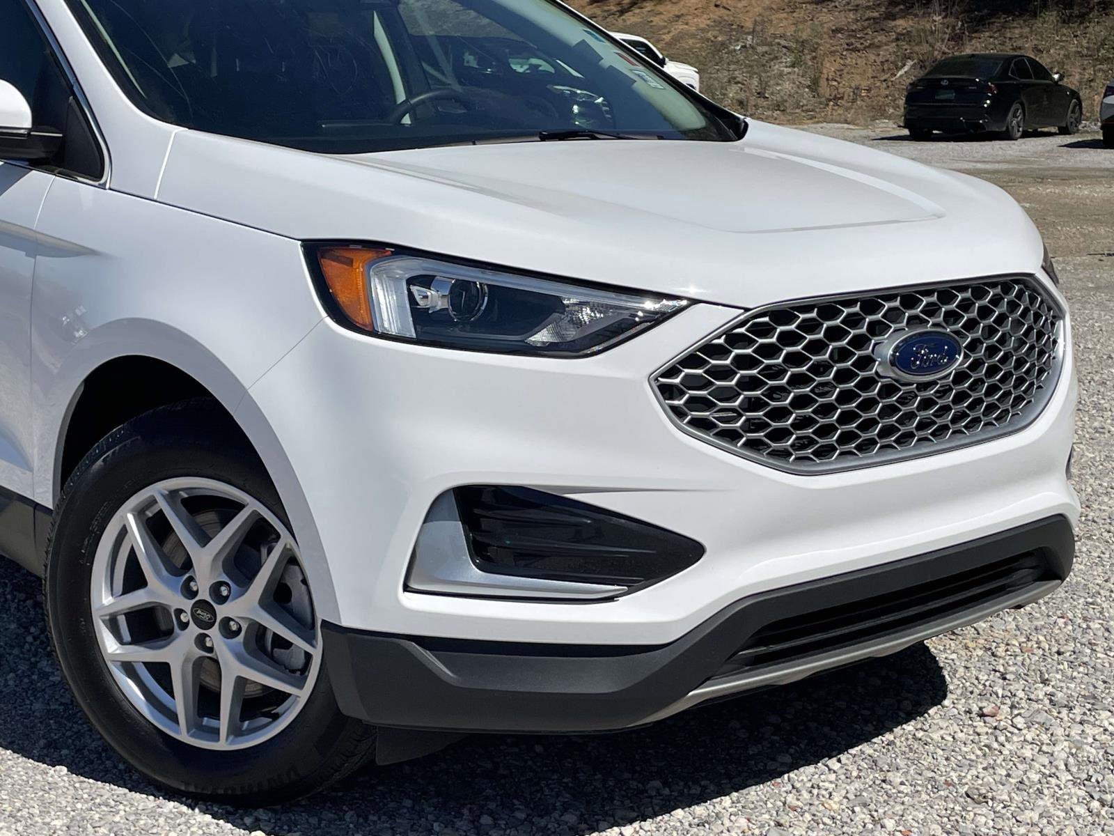 Used 2023 Ford Edge SEL w/ Cargo Accessory Package image 25