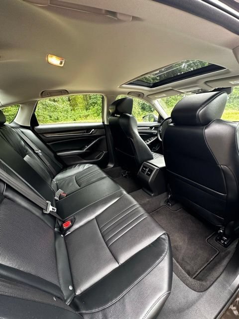 Used 2018 Honda Accord Touring image 18