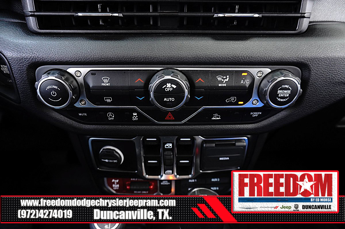 Used 2024 Jeep Gladiator Sport AWD/4WD image 23