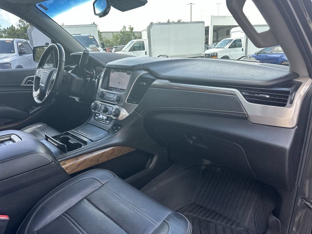 Used 2020 GMC Yukon XL Denali w/ Denali Premium Package RWD image 29