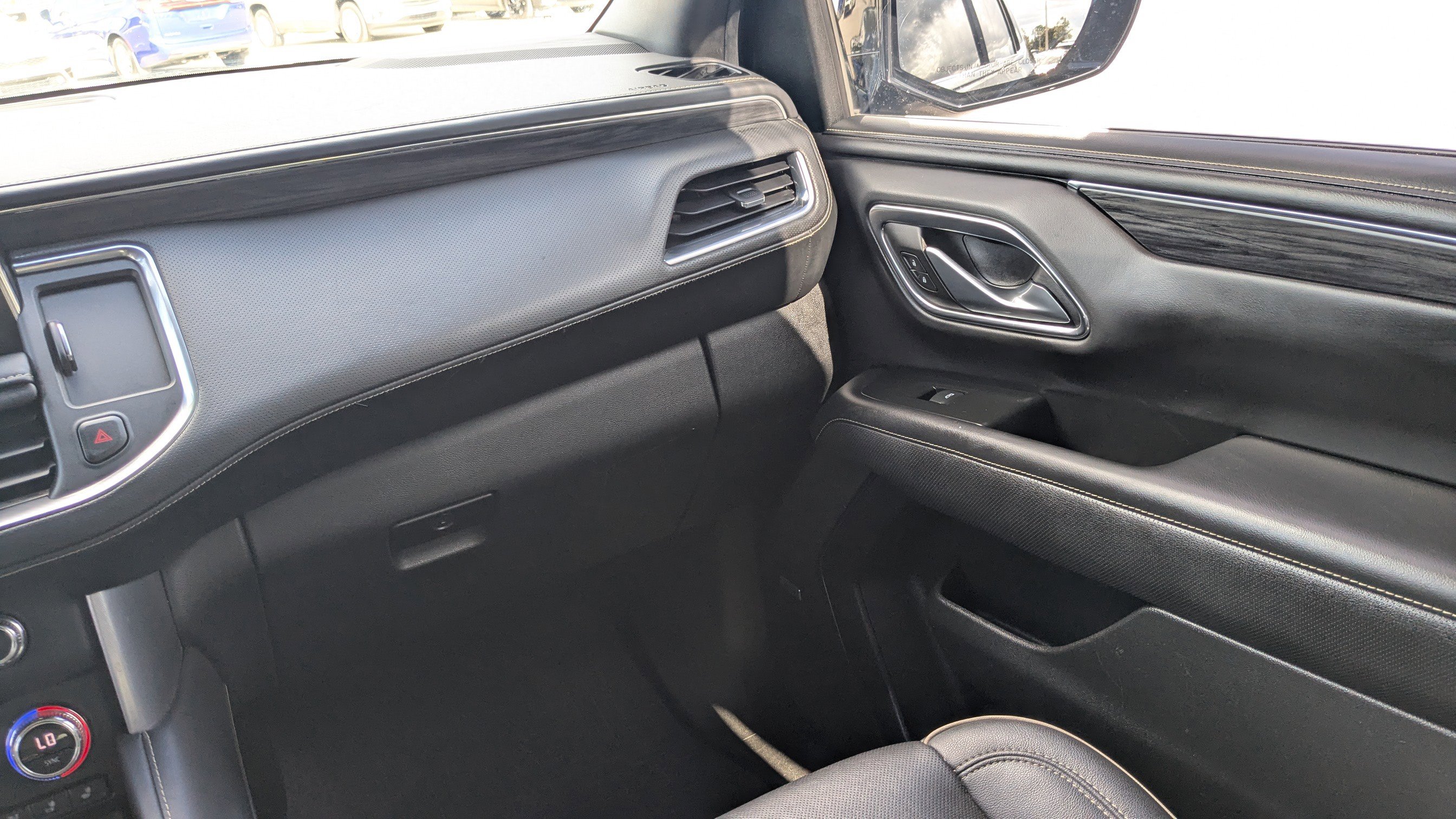 Used 2022 GMC Yukon SLT w/ SLT Premium Package image 20