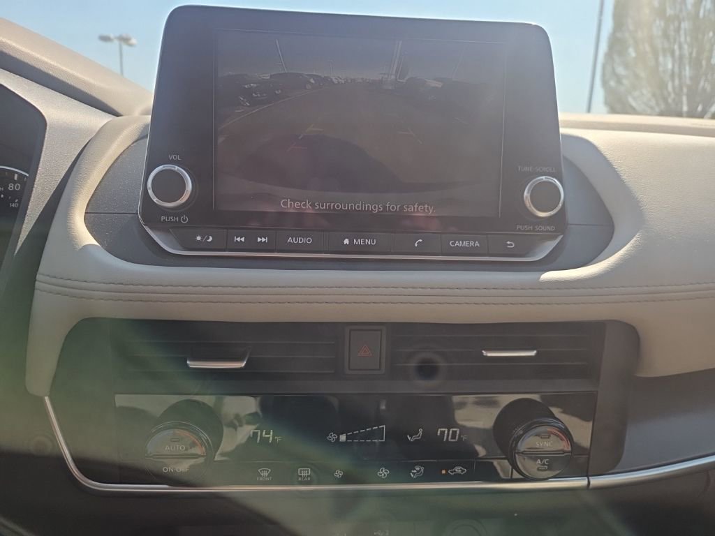 Used 2023 Nissan Rogue SV image 14