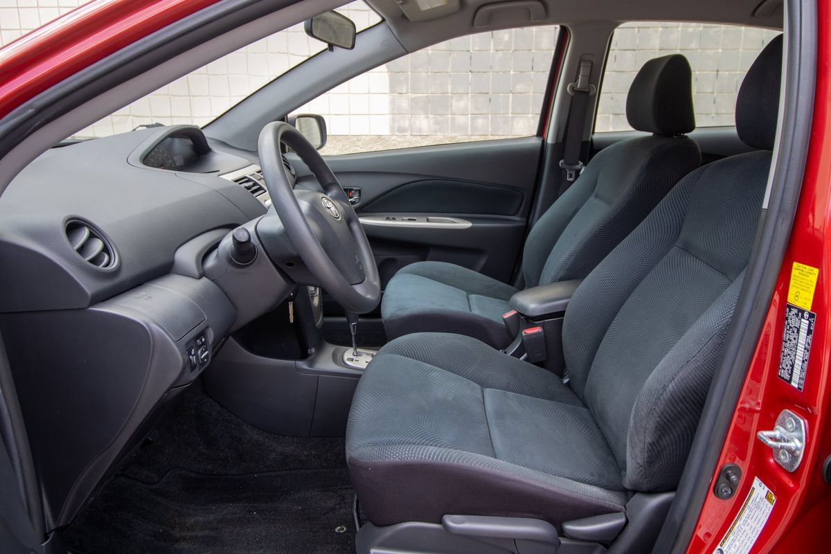 Used 2010 Toyota Yaris Sedan FWD image 13