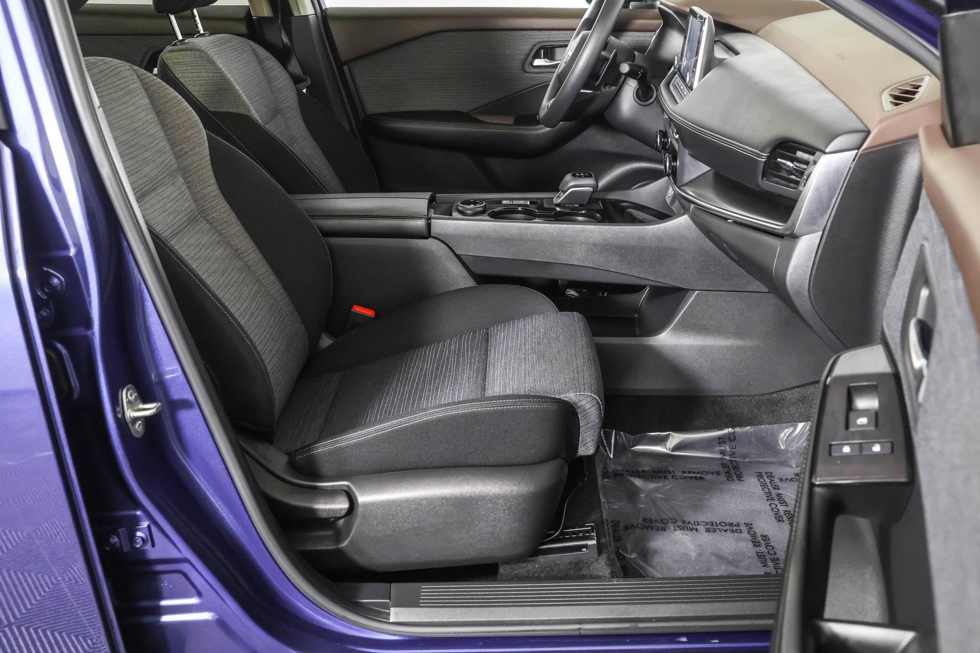 Used 2023 Nissan Rogue SV image 54