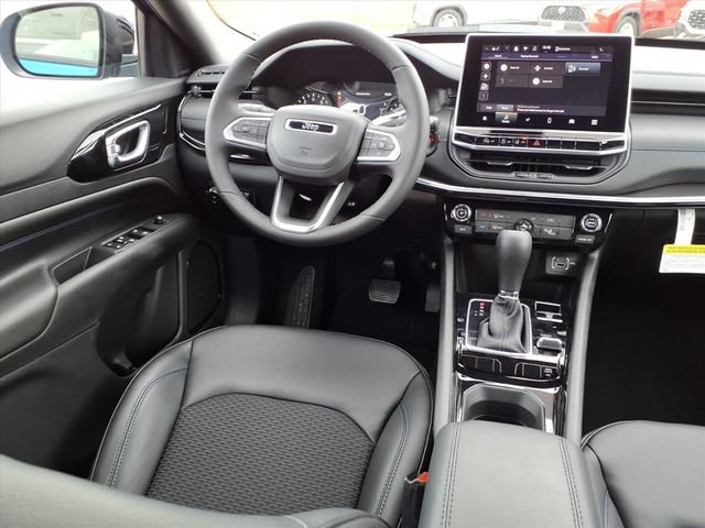 New 2026 Jeep Compass Latitude AWD/4WD image 4
