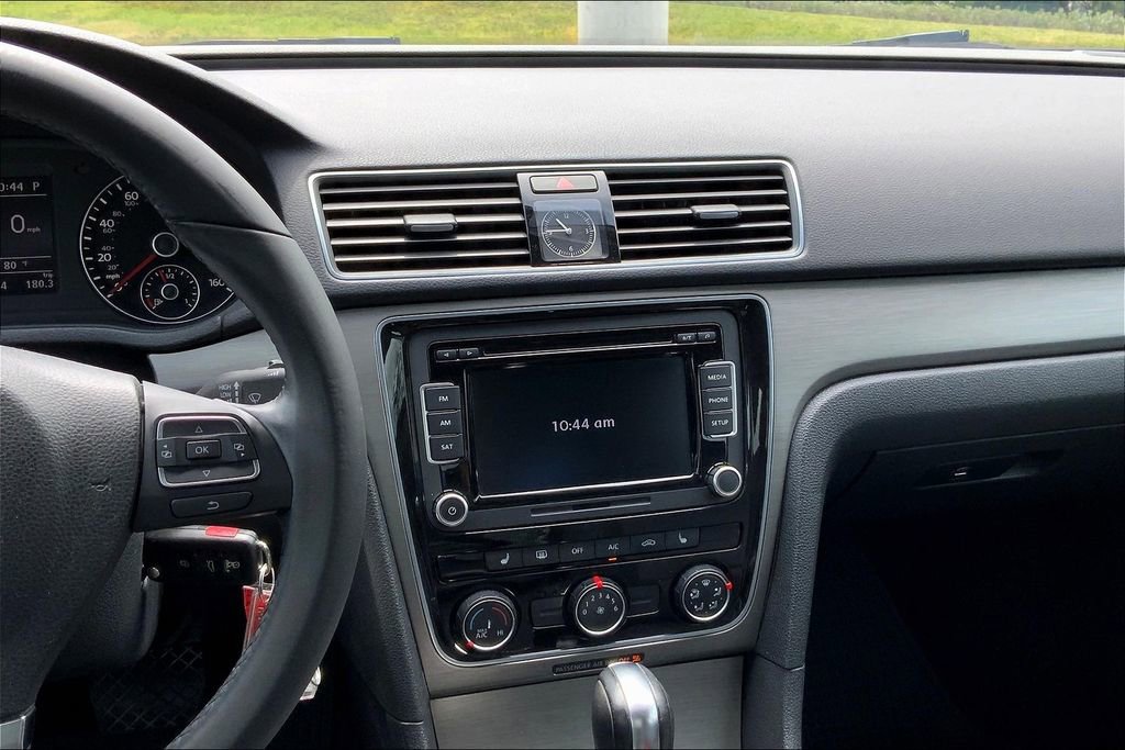 Used 2014 Volkswagen Passat 2.5 SE FWD image 6