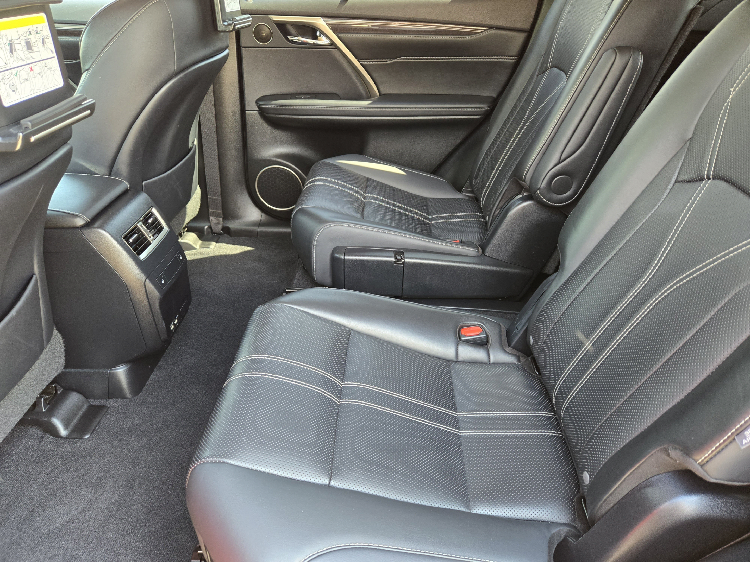Used 2022 Lexus RX 450hL Luxury w/ Cold Area Package (CK) AWD/4WD image 30