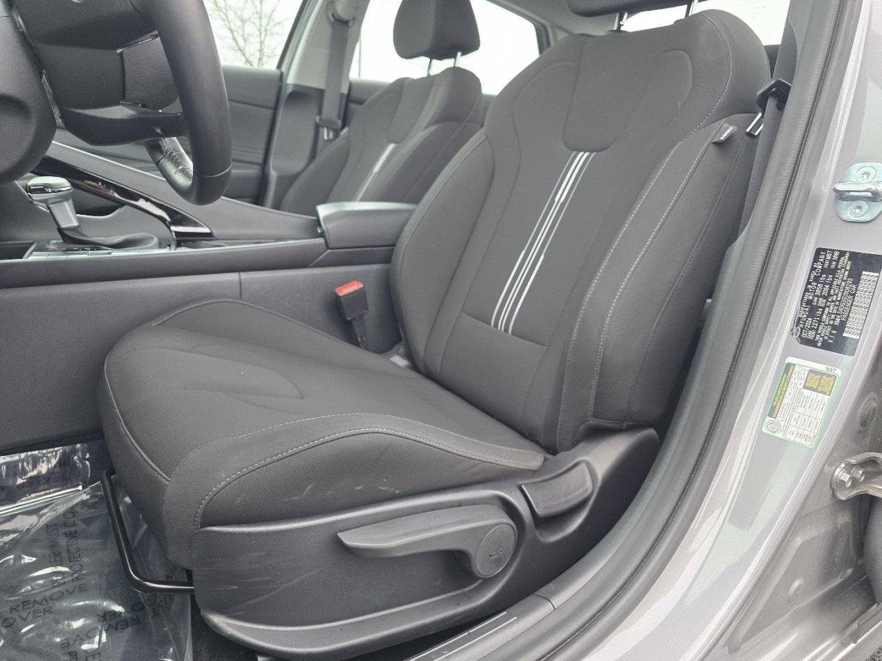 Used 2025 Hyundai Elantra SEL image 21
