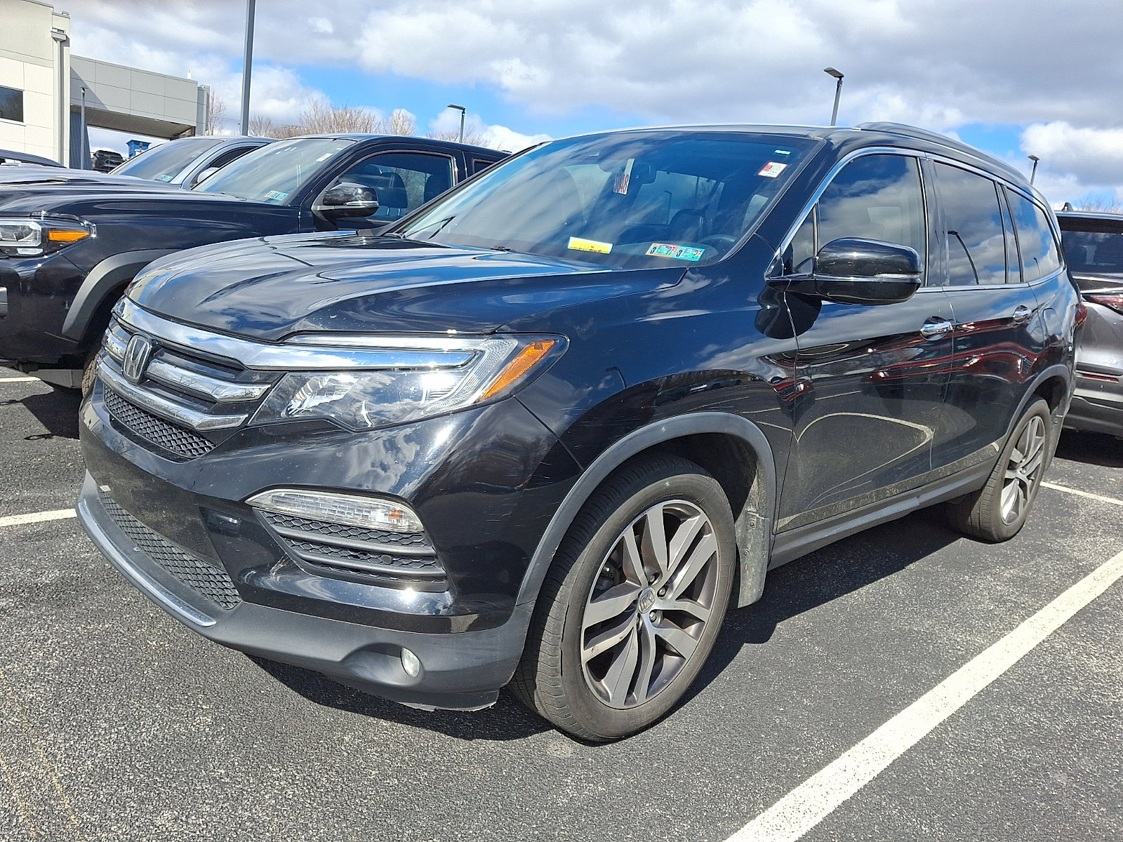 Used 2017 Honda Pilot Elite image 2