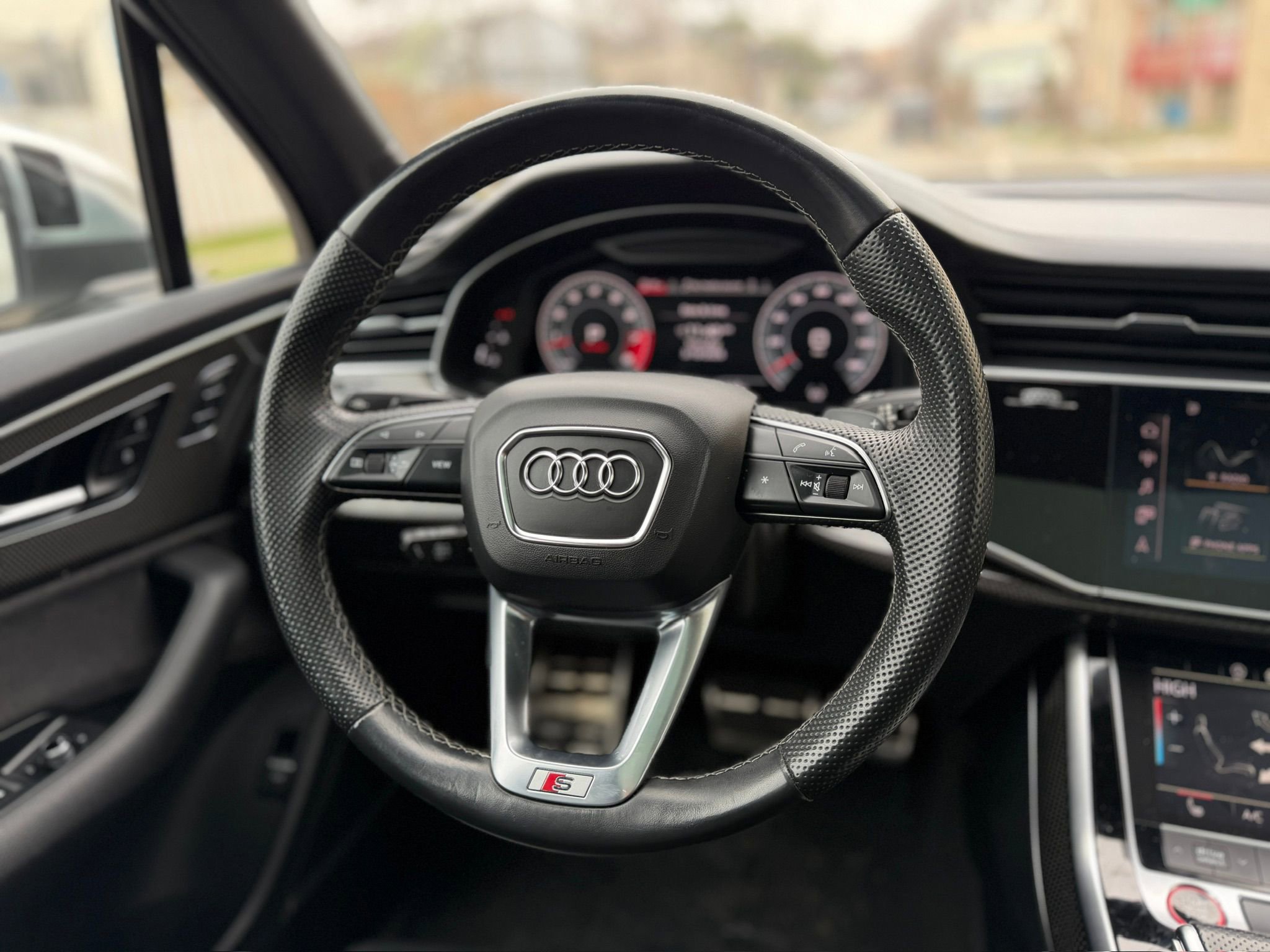 Used 2021 Audi SQ7 Premium Plus image 36