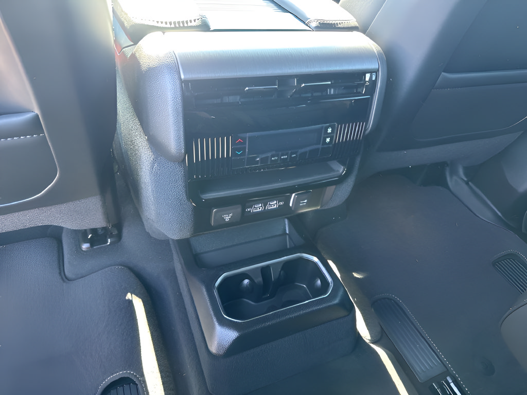 New 2026 Jeep Grand Wagoneer L 2WD image 22