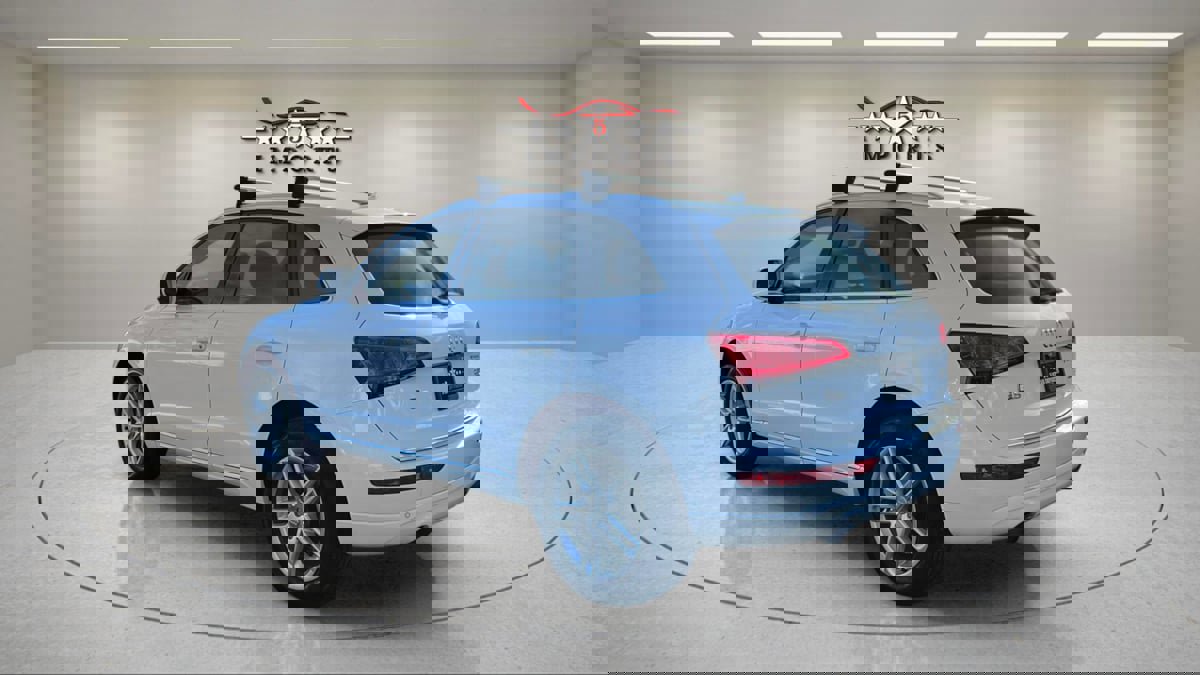 Used 2017 Audi Q5 2.0T Premium Plus w/ Technology Package image 3