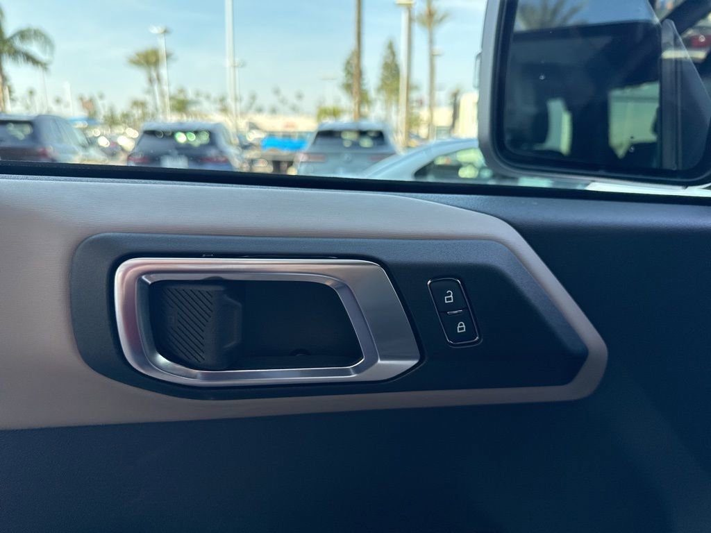 Used 2024 Ford Bronco Wildtrak image 6